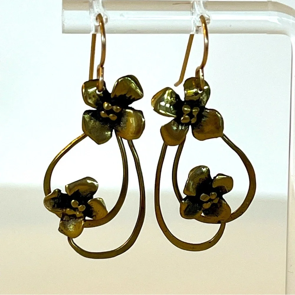 Vintage Gold Tone Floral Dangling Earrings